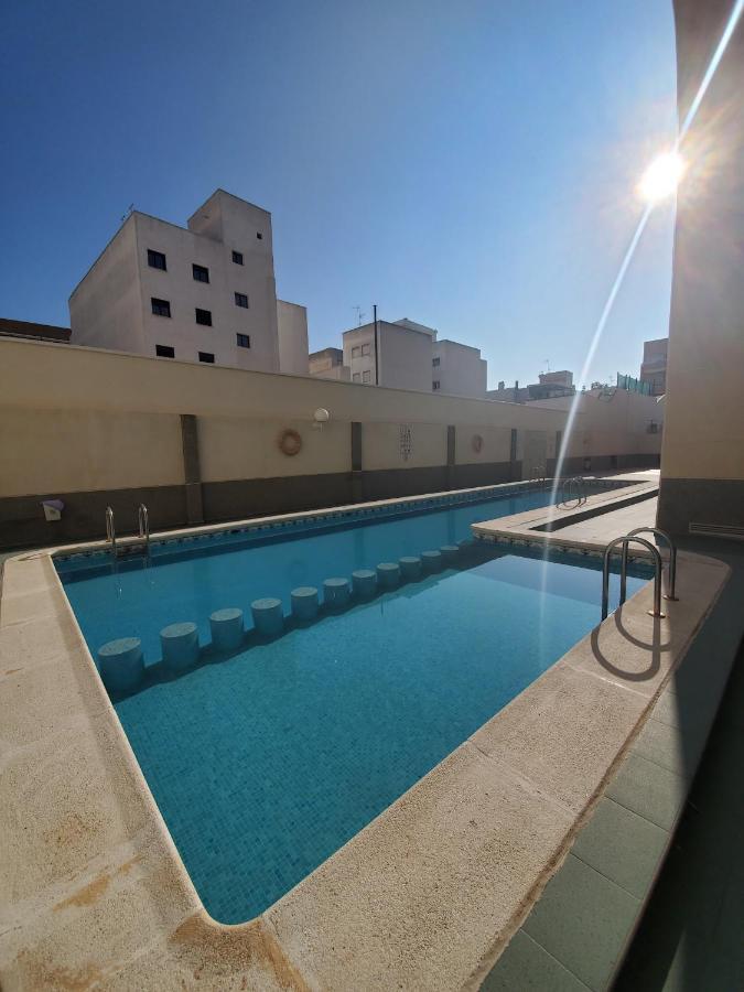 Appartement Proche Plage Avec Piscine En Centre Ville تورّيفيِخا المظهر الخارجي الصورة